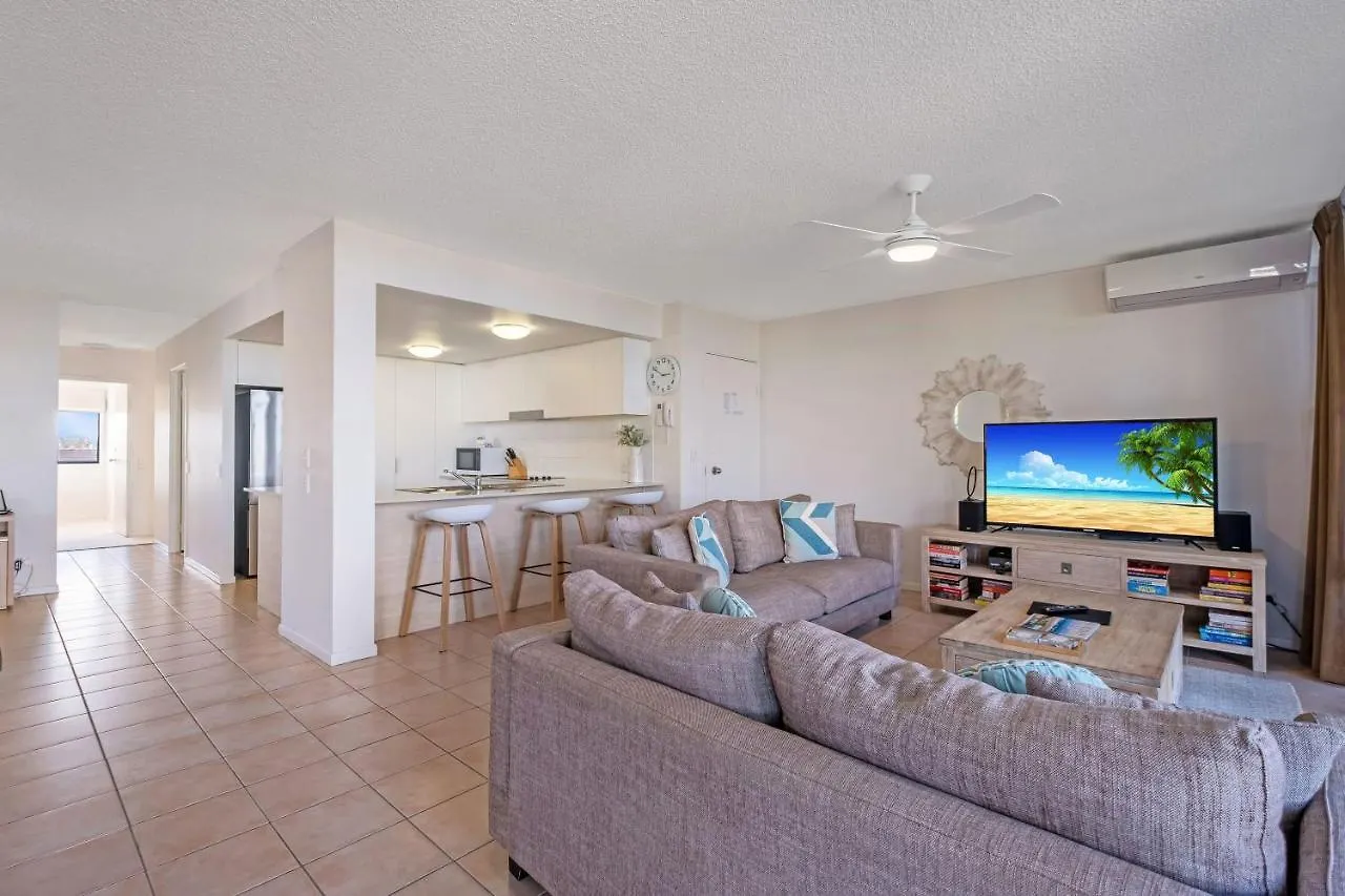Beachfront Apt With Rooftop Spa Across From Marcoola Beach 0*,  澳大利亚
